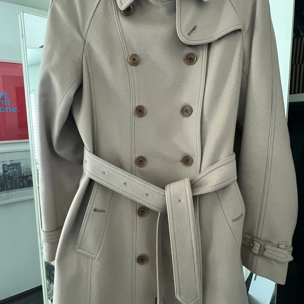 Burberry Beige Trench Coat Double-Breasted - Picture 10 of 13
